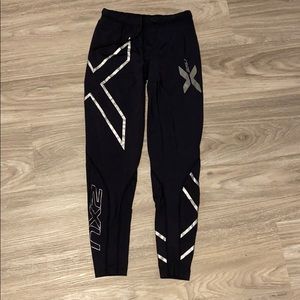 2XU Black and Silver Compression Leggings